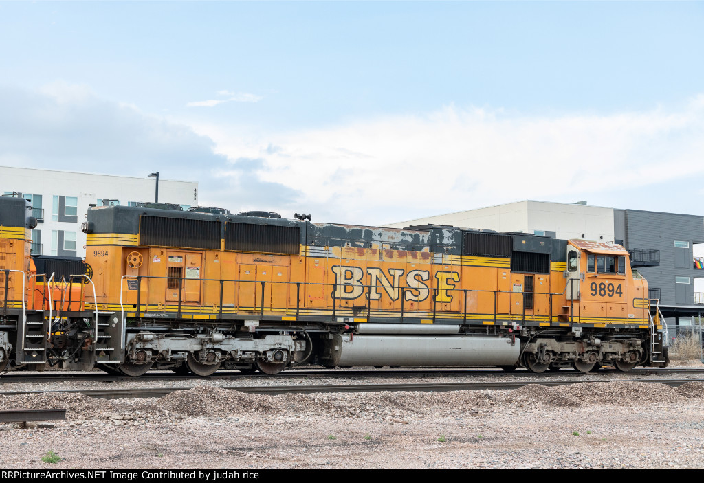 BNSF 9894